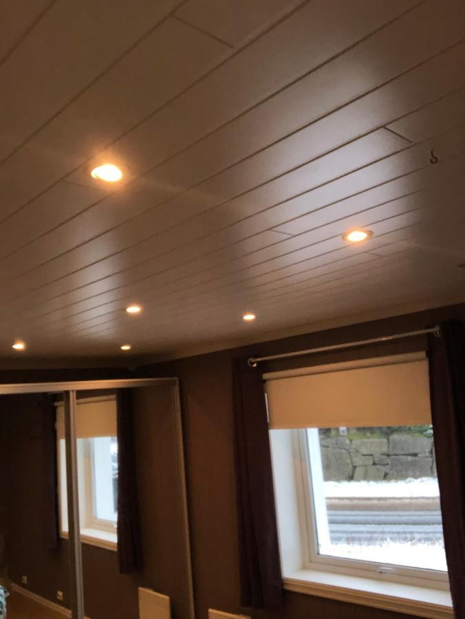 Den Gule Huset Lejlighed Lyngdal Eksteriør billede