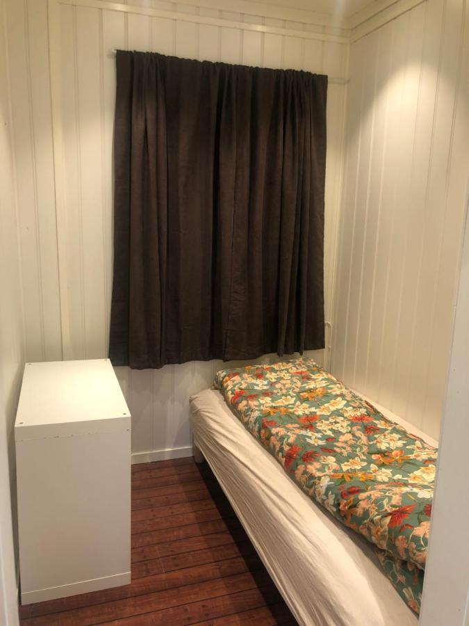 Den Gule Huset Lejlighed Lyngdal Eksteriør billede