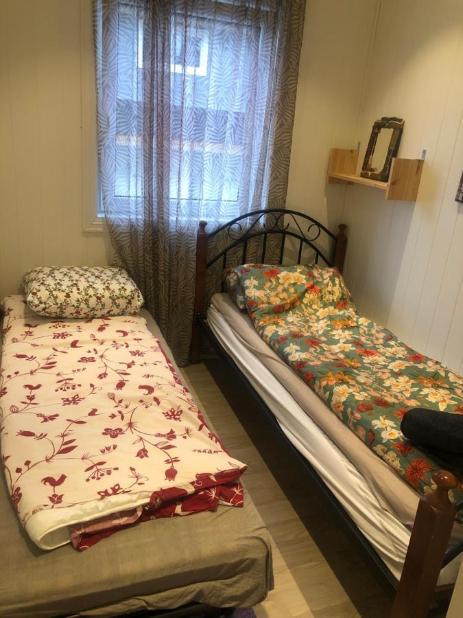 Den Gule Huset Lejlighed Lyngdal Eksteriør billede